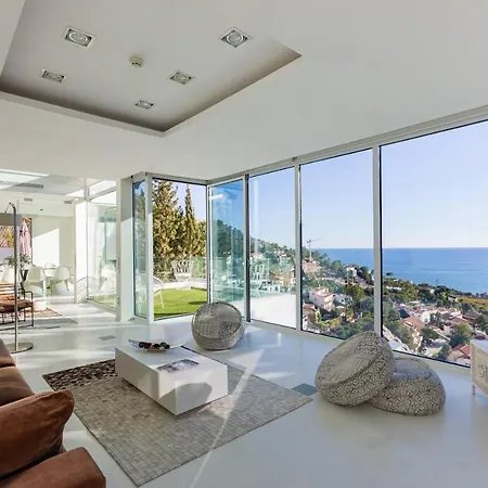 Bianca Amaizing View Design 10 Min Walk From Beaches וילה *